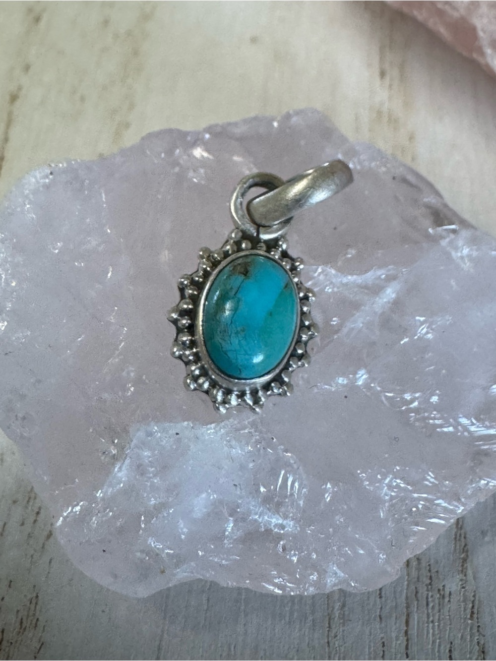 Kingman Mojave Turquoise Oval Pendant - Blue Accent